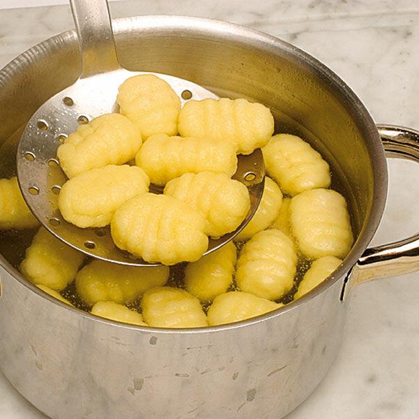 Fertige Gnocchi im Topf