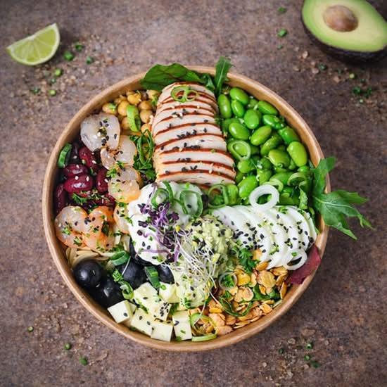 Schön angerichtete Protein Bowl
