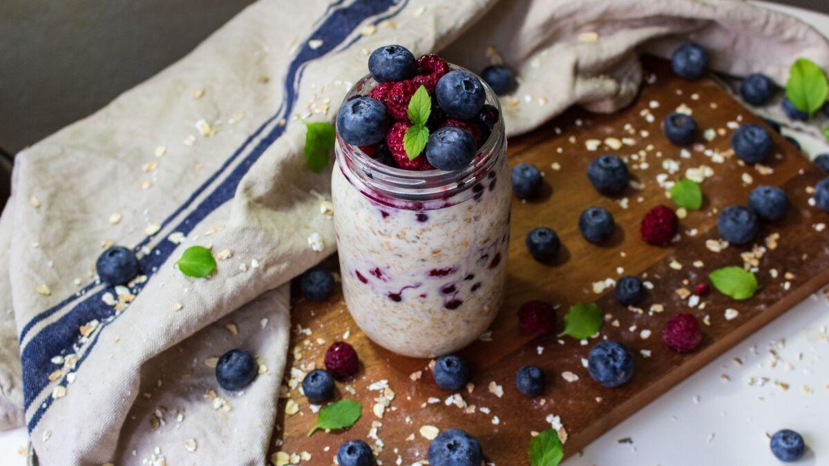 Overnight Oats mit Beeren Früchten