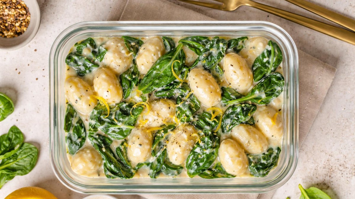 Gnocchi Reste im Behälter