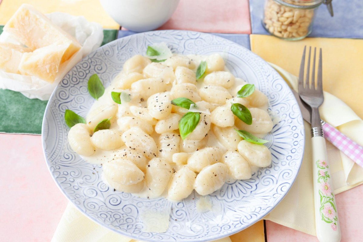 Gnocchi mit Parmesan und Basilikum
