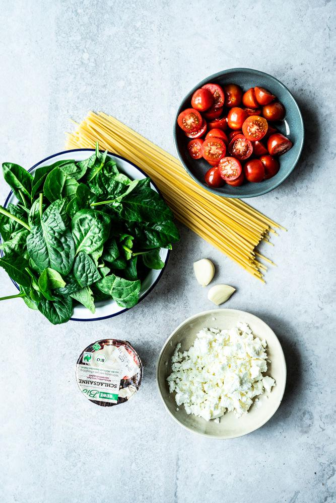 One Pot Pasta mit Feta und Spinat